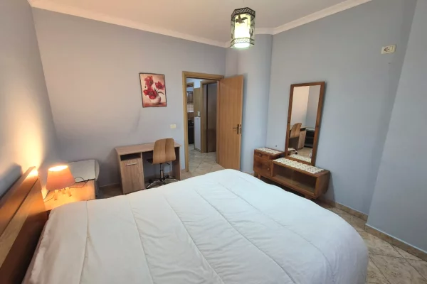 Shtepi me qera 2+1 ne Tirane - 70,000 Leke