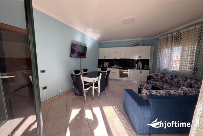 Shtepi me qera Apartament ne Vlore, 2+1, Mobilimi E mobiluar, Pagesa 450  Euro.