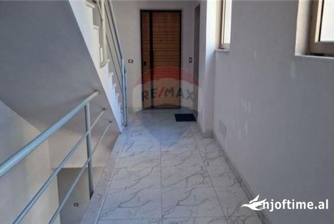Shtepi me qera Apartament ne Vlore, 2+1, Mobilimi E mobiluar, Pagesa 500  Euro.