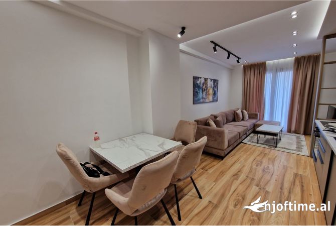 Shtepi me qera 2+1 ne Vlore - 500 Euro