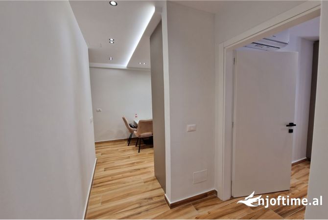 Shtepi me qera Apartament ne Vlore, 2+1, Mobilimi E mobiluar, Pagesa 500  Euro.