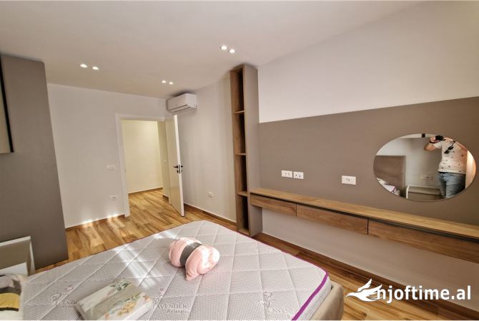 Shtepi me qera Apartament ne Vlore, 2+1, Mobilimi E mobiluar, Pagesa 500  Euro.