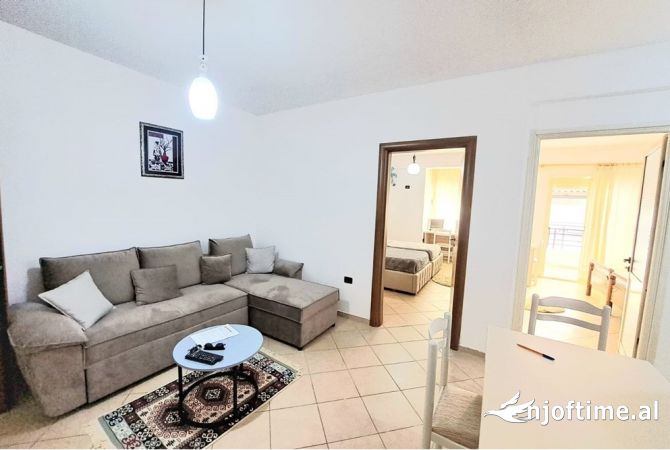 Shtepi me qera 2+1 ne Vlore - 300 Euro