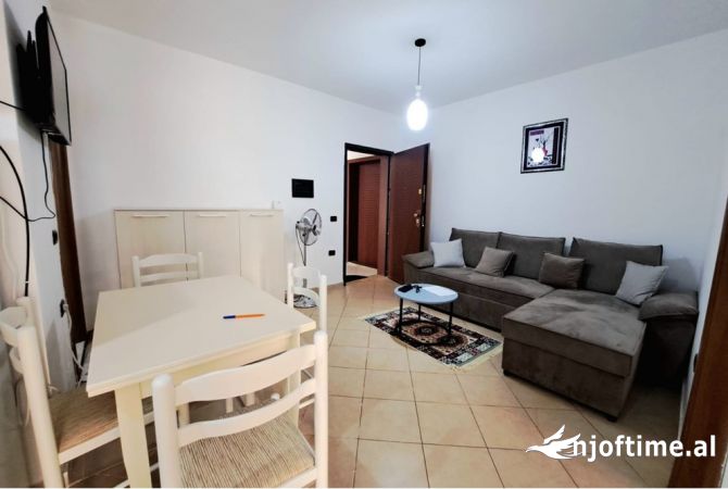 Shtepi me qera 2+1 ne Vlore - 300 Euro