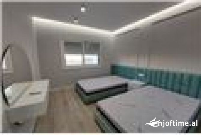 Shtepi ne shitje Apartament ne Vlore, 2+1, Mobilimi E mobiluar, Pagesa 225,000  Euro.