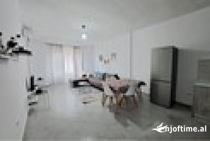 Shtepi me qera Apartament ne Vlore, 1+1, Mobilimi E mobiluar, Pagesa 300  Euro.