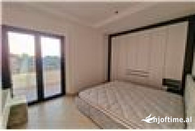 Shtepi ne shitje Apartament ne Vlore, 2+1, Mobilimi Pjeserisht e mobiluar, Pagesa 143,000  Euro.