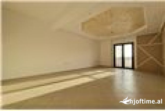 Shtepi ne shitje Apartament ne Vlore, 2+1, Mobilimi Pjeserisht e mobiluar, Pagesa 143,000  Euro.