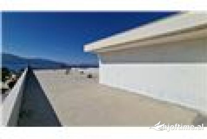 Shtepi ne shitje Apartament ne Vlore, 1+1, Mobilimi Bosh, pa mobiluar, Pagesa 185,679  Euro.