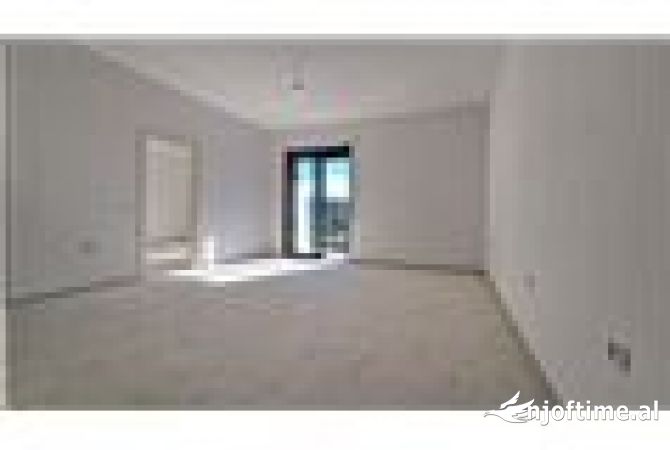 Shtepi ne shitje Apartament ne Vlore, 1+1, Mobilimi Bosh, pa mobiluar, Pagesa 185,679  Euro.