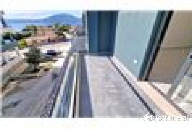 Shtepi ne shitje Apartament ne Vlore, 1+1, Mobilimi Bosh, pa mobiluar, Pagesa 185,679  Euro.