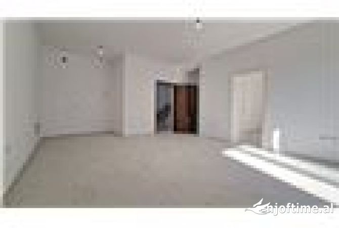 Shtepi ne shitje Apartament ne Vlore, 1+1, Mobilimi Bosh, pa mobiluar, Pagesa 185,679  Euro.