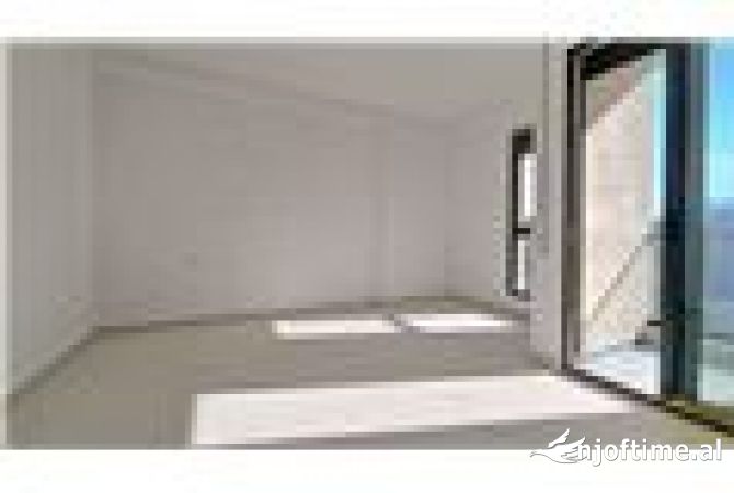 Shtepi ne shitje Apartament ne Vlore, 1+1, Mobilimi Bosh, pa mobiluar, Pagesa 185,679  Euro.