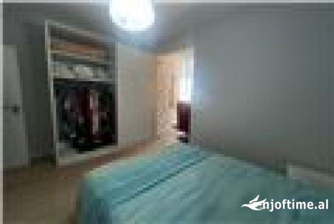 Shtepi ne shitje Apartament ne Vlore, 2+1, Mobilimi E mobiluar, Pagesa 219,000  Euro.