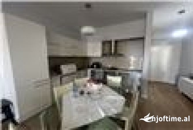 Shtepi ne shitje Apartament ne Vlore, 2+1, Mobilimi E mobiluar, Pagesa 219,000  Euro.