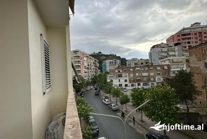 Shtepi ne shitje Apartament ne Vlore, 1+1, Mobilimi E mobiluar, Pagesa 75,000  Euro.