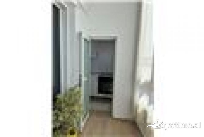 Shtepi ne shitje Apartament ne Vlore, 3+1, Mobilimi E mobiluar, Pagesa 318,000  Euro.