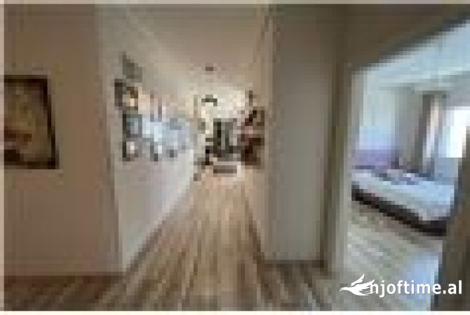 Shtepi ne shitje Apartament ne Vlore, 3+1, Mobilimi E mobiluar, Pagesa 318,000  Euro.