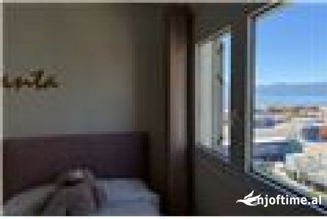 Shtepi ne shitje Apartament ne Vlore, 3+1, Mobilimi E mobiluar, Pagesa 318,000  Euro.