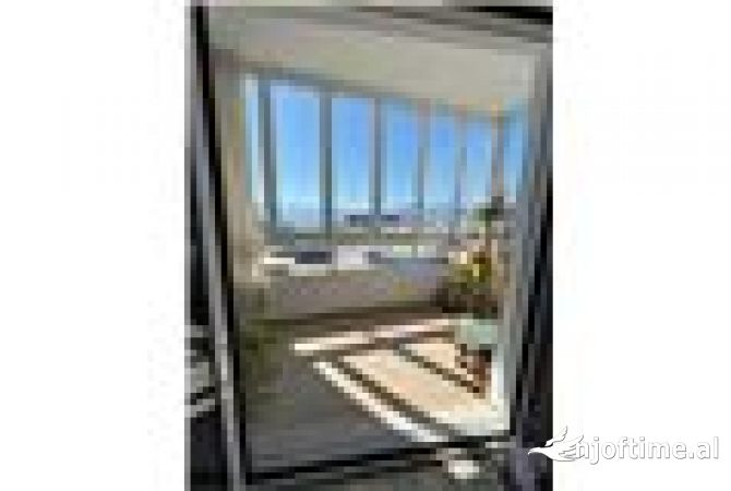 Shtepi ne shitje Apartament ne Vlore, 3+1, Mobilimi E mobiluar, Pagesa 318,000  Euro.