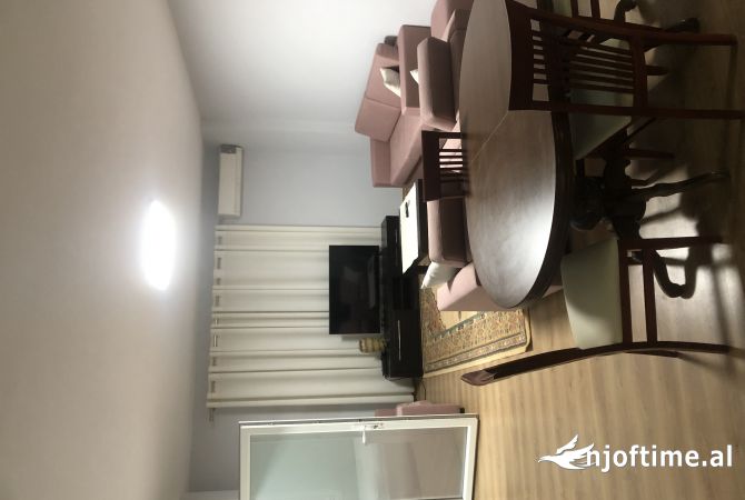 Shtepi me qera Apartament ne Tirane, 2+1, Mobilimi E mobiluar, Pagesa 800  Euro.