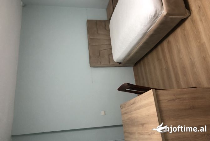 Shtepi me qera Apartament ne Tirane, 2+1, Mobilimi E mobiluar, Pagesa 800  Euro.