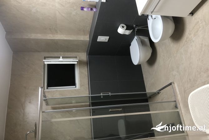 Shtepi me qera 2+1 ne Tirane - 800 Euro