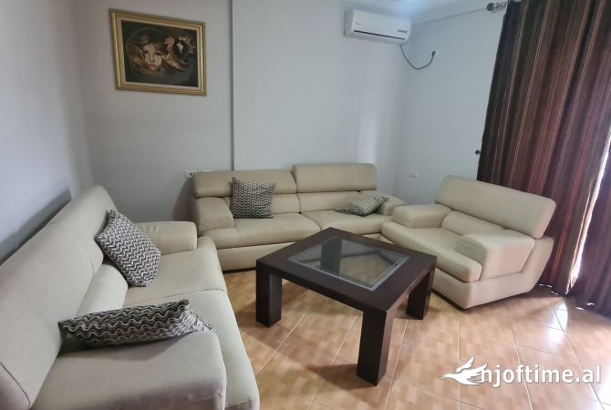 Shtepi me qera 2+1 ne Tirane - 50,000 Leke