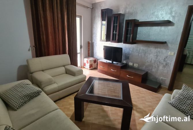 Shtepi me qera 2+1 ne Tirane - 50,000 Leke
