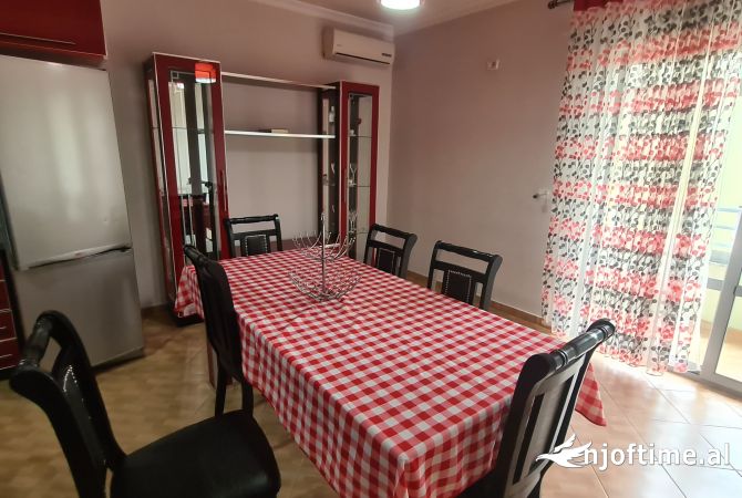 Shtepi me qera Apartament ne Tirane, 2+1, Mobilimi E mobiluar, Pagesa 50,000  Leke.