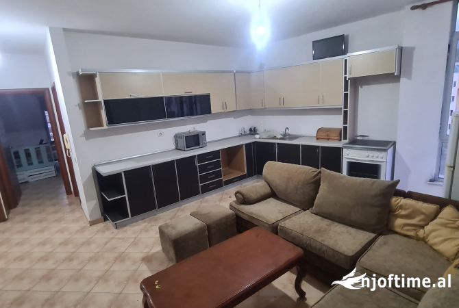 Shtepi me qera 1+1 ne Tirane - 35,000 Leke