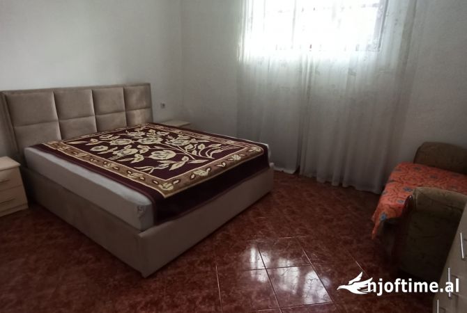 Shtepi me qera Apartament ne Tirane, 1+1, Mobilimi E mobiluar, Pagesa 35,000  Leke.