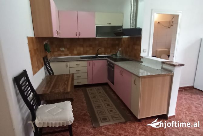 Shtepi me qera 1+1 ne Tirane - 35,000 Leke