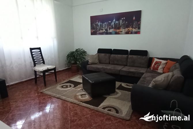 Shtepi me qera 1+1 ne Tirane - 35,000 Leke