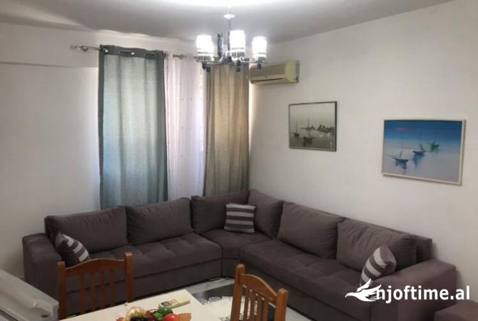 Shtepi me qera 1+1 ne Tirane - 400 Euro