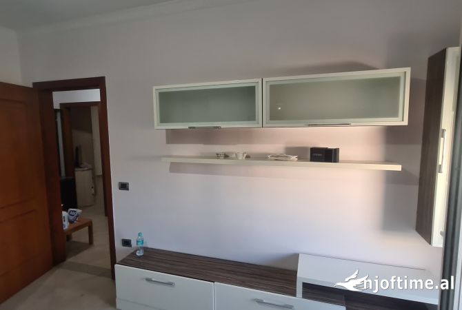 Shtepi me qera Apartament ne Tirane, 2+1, Mobilimi E mobiluar, Pagesa 37,000  Leke.