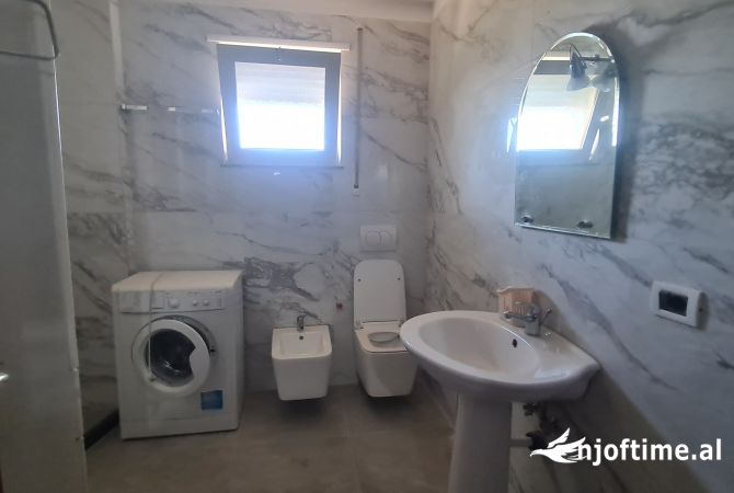 Shtepi me qera Apartament ne Tirane, 2+1, Mobilimi E mobiluar, Pagesa 37,000  Leke.