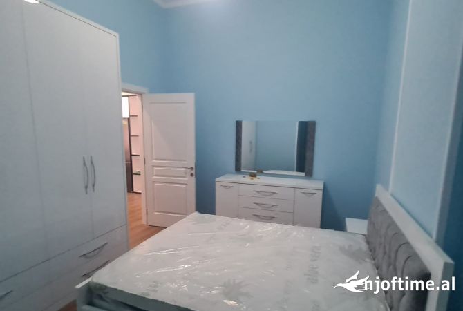 Shtepi me qera Apartament ne Tirane, 2+1, Mobilimi E mobiluar, Pagesa 600  Euro.
