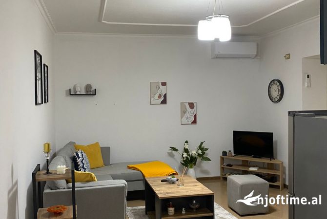 Shtepi me qera 1+1 ne Tirane - 50,000 Leke
