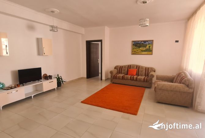 Shtepi ne shitje Apartament ne Tirane, 2+1, Mobilimi Pjeserisht e mobiluar, Pagesa 125,000  Euro.