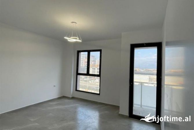 Shtepi ne shitje Apartament ne Tirane, 3+1, Mobilimi Bosh, pa mobiluar, Pagesa 158,000  Euro.