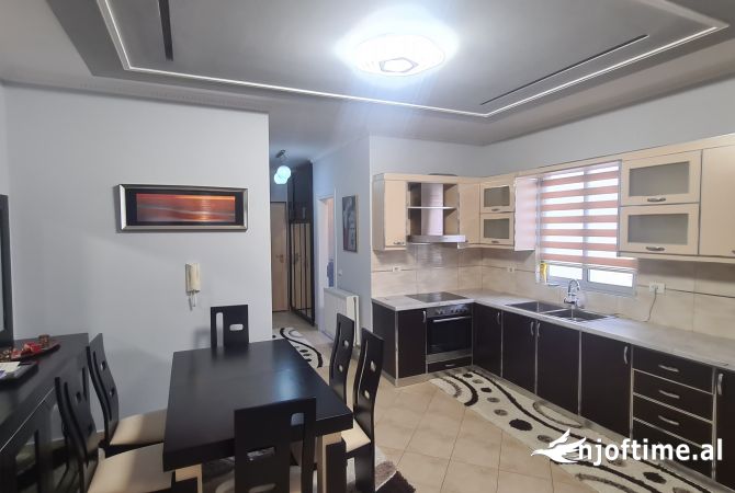 Shtepi me qera 2+1 ne Tirane - 700 Euro