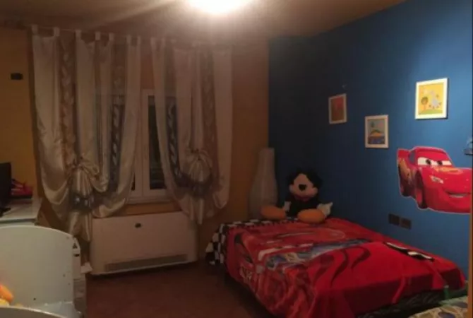 Shtepi me qera Apartament ne Tirane, 2+1, Mobilimi Bosh, pa mobiluar, Pagesa 700  Euro.