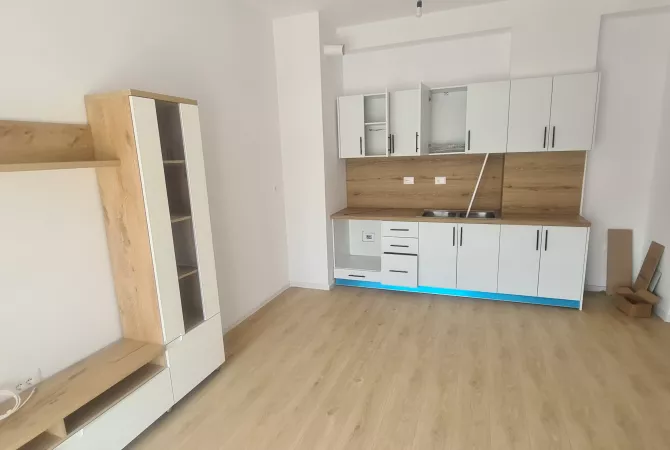 Shtepi me qera 1+1 ne Tirane - 40,000 Leke