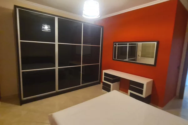 Shtepi me qera Apartament ne Tirane, 2+1, Mobilimi E mobiluar, Pagesa 600  Euro.