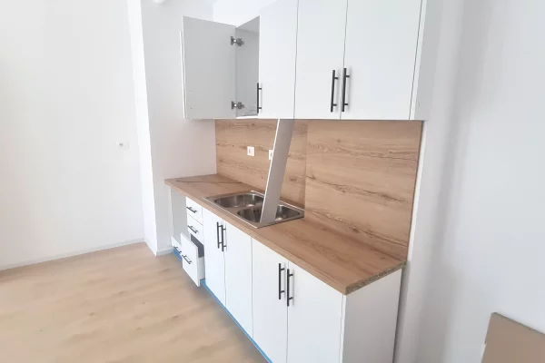 Shtepi me qera 1+1 ne Tirane - 40,000 Leke