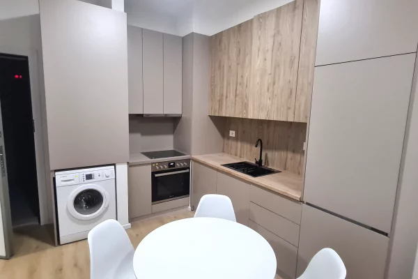 Jepet 1+1 e mobiluar (Kompleksi Kadiu) 