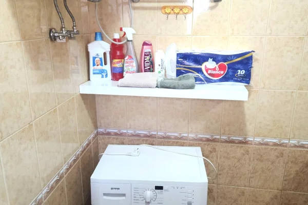 Shtepi me qera Shtepi Private ne Tirane, 2+1, Mobilimi E mobiluar, Pagesa 650  Euro.