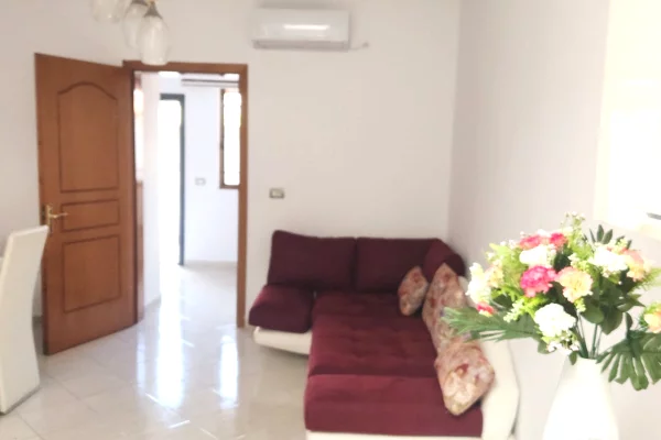 Shtepi me qera 2+1 ne Tirane - 650 Euro