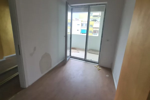 House for Sale 4+1 in Tirana - 180,000 Euro